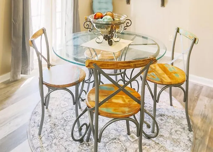 Cozy Downtown Gem Fully Equipped Free Parking