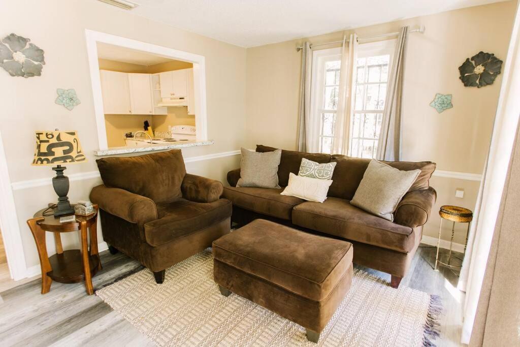 Cozy Downtown Gem Fully Equipped Free Parking Holiday home