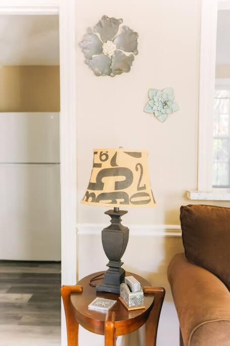 Cozy Downtown Gem Fully Equipped Free Parking Holiday home *