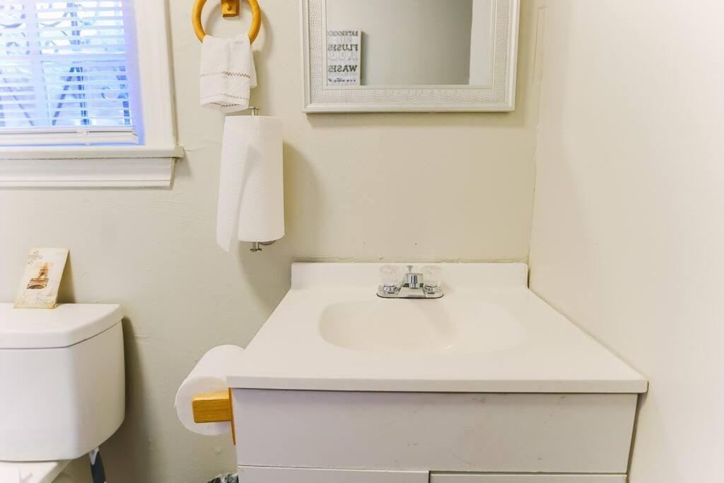 Cozy Downtown Gem Fully Equipped Free Parking *