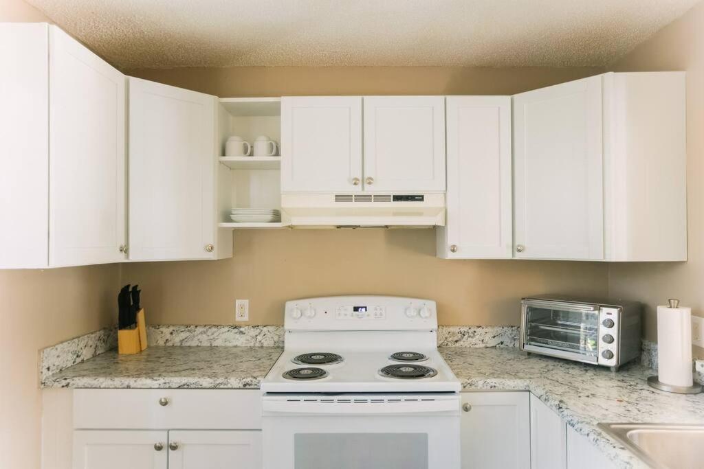 Cozy Downtown Gem Fully Equipped Free Parking Holiday home