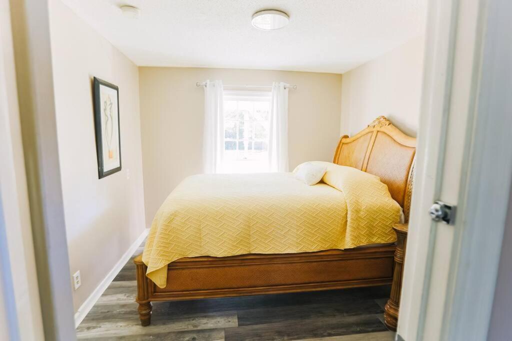 Cozy Downtown Gem Fully Equipped Free Parking Mobile